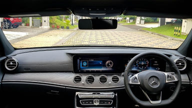 2018 Mercedes Benz E-Class 300 - Mobil Pilihan (s-4) 2018 Mercedes Benz E-Class 300 - Mobil Pilihan (s-4)