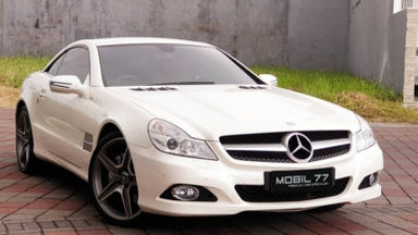 2011 Mercedes Benz Sl 300 Grand Edition - Fitur Mobil Lengkap (s-0) 2011 Mercedes Benz Sl 300 Grand Edition - Fitur Mobil Lengkap (s-0)