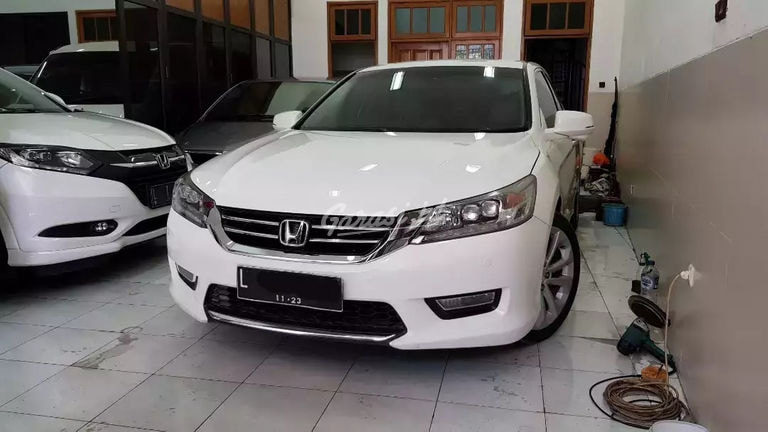 Jual Mobil Bekas 2013 Honda Accord Vtil Es Surabaya 00kb483 Garasi Id