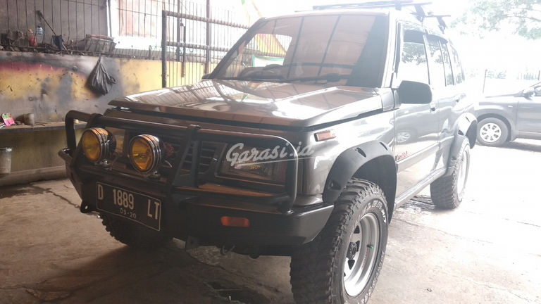 Jual Mobil Bekas 1992 Suzuki Vitara 1 5 4x4 Kota Bandung 00dw602