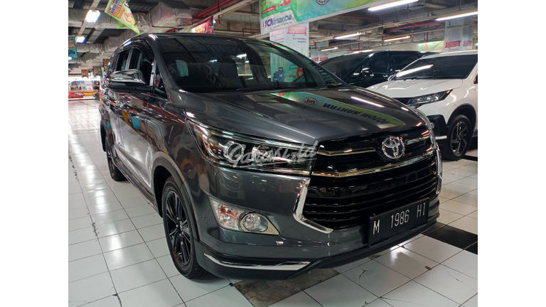 Jual Mobil Bekas  2022 Toyota Kijang Innova  Venturer  2 4 