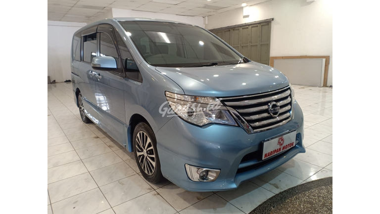 Nissan serena 2015