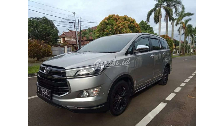 Jual Mobil Bekas 2017 Toyota Kijang Innova Venturer 2.4 Jakarta Timur