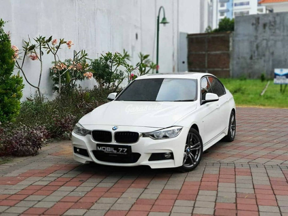 Jual Mobil Bekas 2016 BMW 3 Series 330i F-Sport Surabaya 