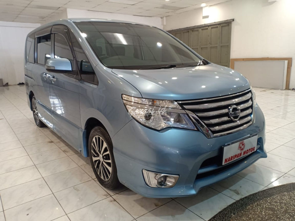 Nissan Serena 2005