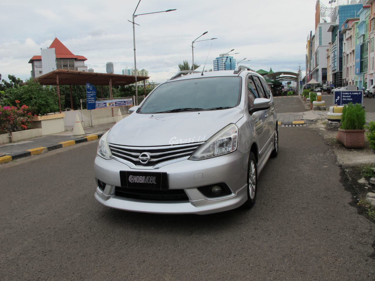 Jual Mobil Bekas  2014 Nissan  Grand  Livina  HWS Jakarta  