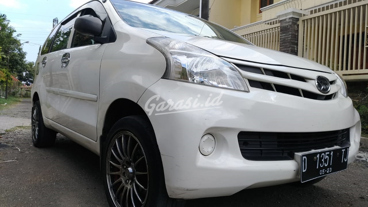 Jual Mobil Bekas 2013 Daihatsu Xenia M Kota Bandung 00bs043