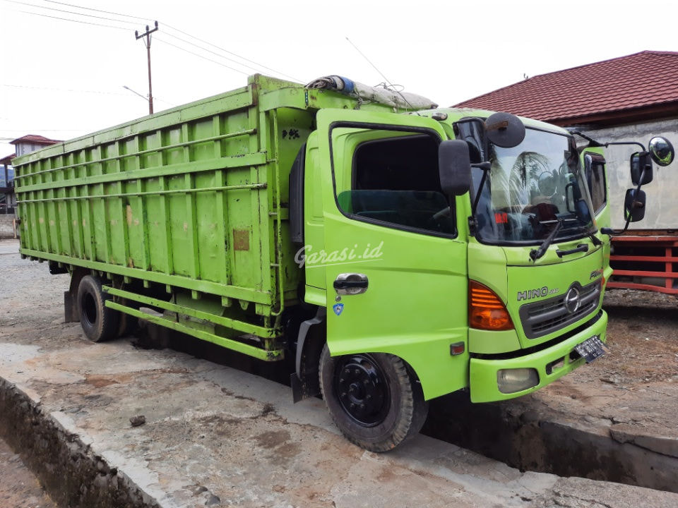 Harga Truk Hino Bekas 2012 Terbaru