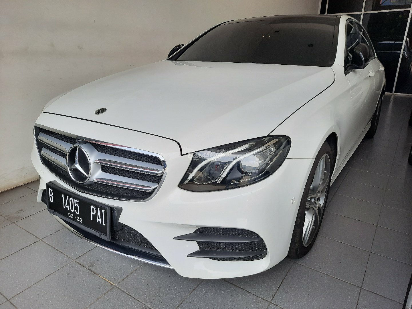 Jual Mobil Bekas 2017 Mercedes Benz E-Class E300 AMG Tangerang Selatan