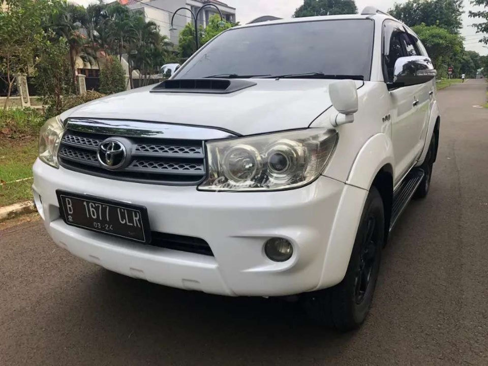 Jual Mobil  Bekas  2011 Toyota Fortuner G Kota Bekasi  