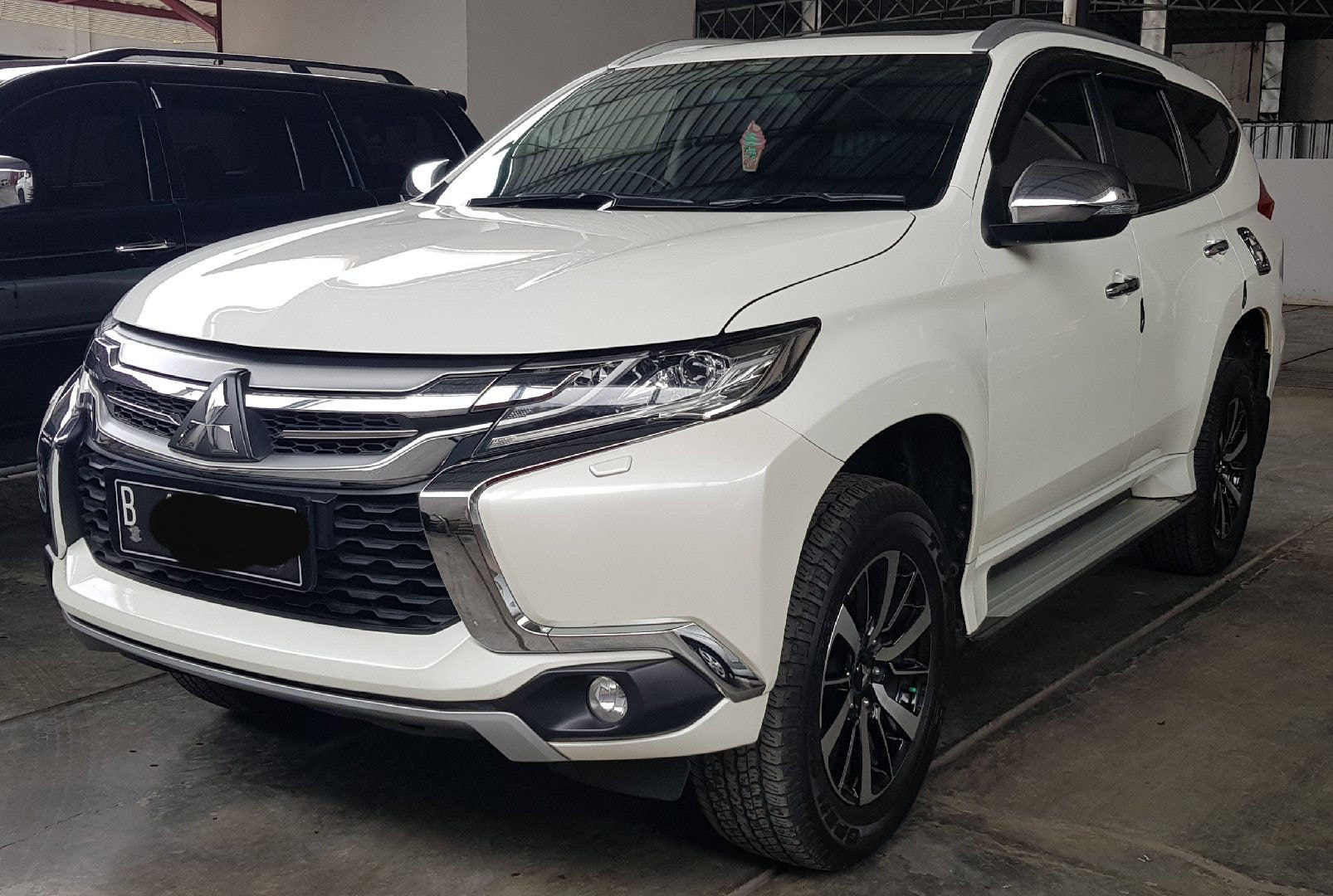 Jual Mobil Bekas 2016 Mitsubishi Pajero Sport Dakar 