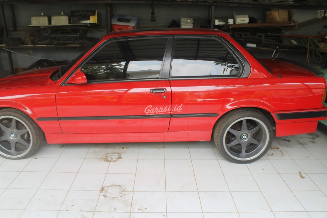 Jual Mobil  Bekas 1988 BMW  3 Series Type 318i E30 Dua Pintu  