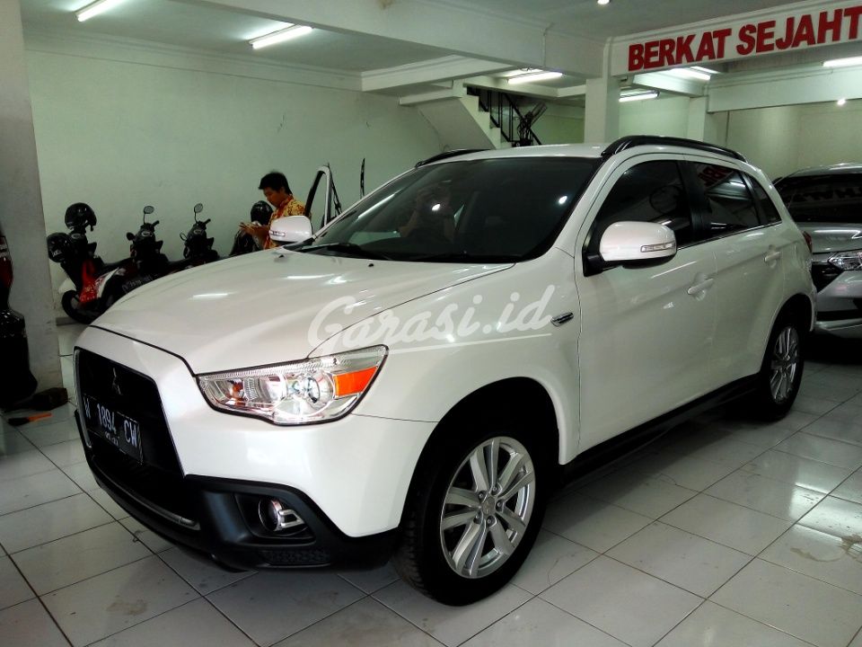 Jual Mobil Bekas 2012 Mitsubishi Outlander GLS Surabaya 